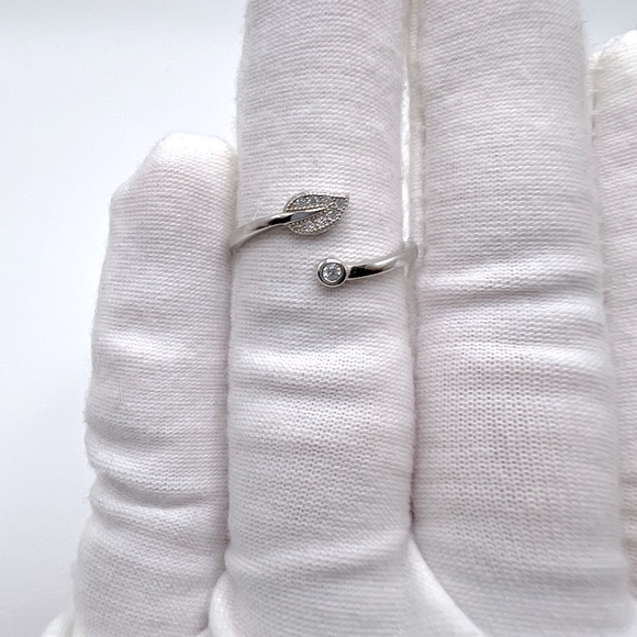 Sale $8 Firm! Sterling Silver Adjustable Ring with Cz’z - Picture 4 of 14